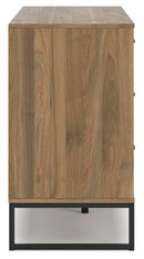 Deanlow Bedroom Package