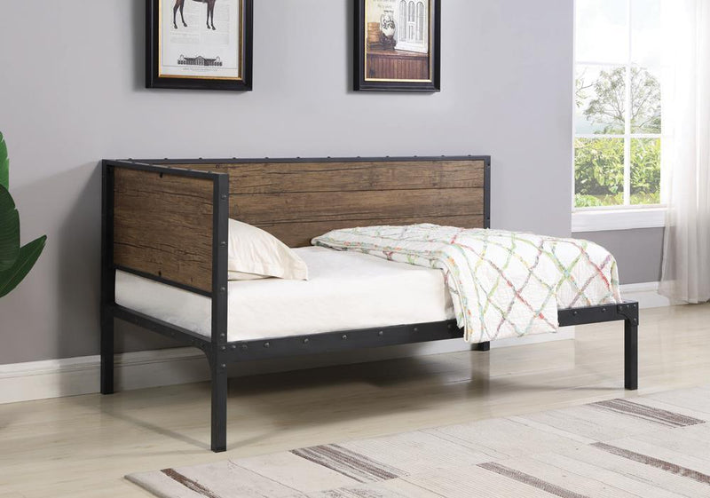 Getler Daybed Weathered Chestnut and Black - Furniture Center (NY)