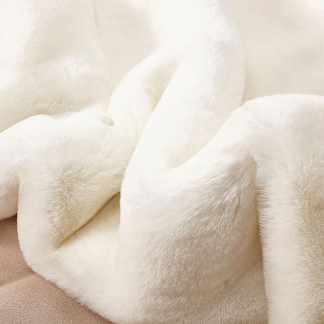 Caparica Off White 5' X 7' Area Rug - Furniture Center (NY)
