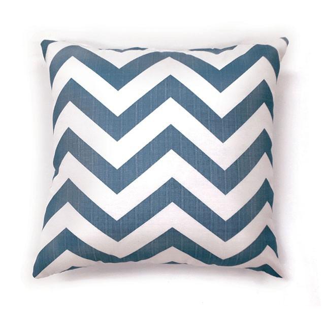 ZOE 18" X 18" Pillow, Blue Chevron (2/CTN) - Furniture Center (NY)